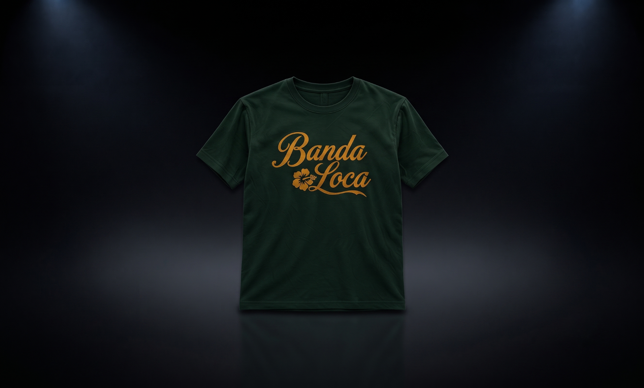 Camiseta verde oficial de Banda Loca con letras doradas